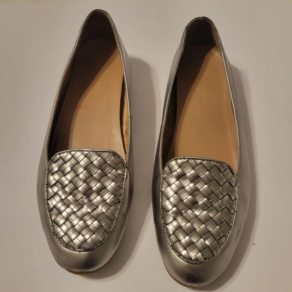 AEROSOLES Silver Woven Flats - Picture 2 of 11
